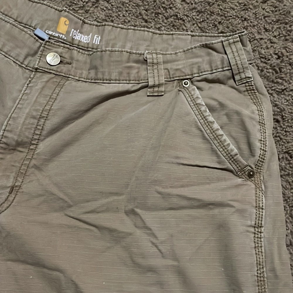Men’s Carhartt relaxed fit shorts. Excellent used condition. Sz 40 - Picture 2 of 12